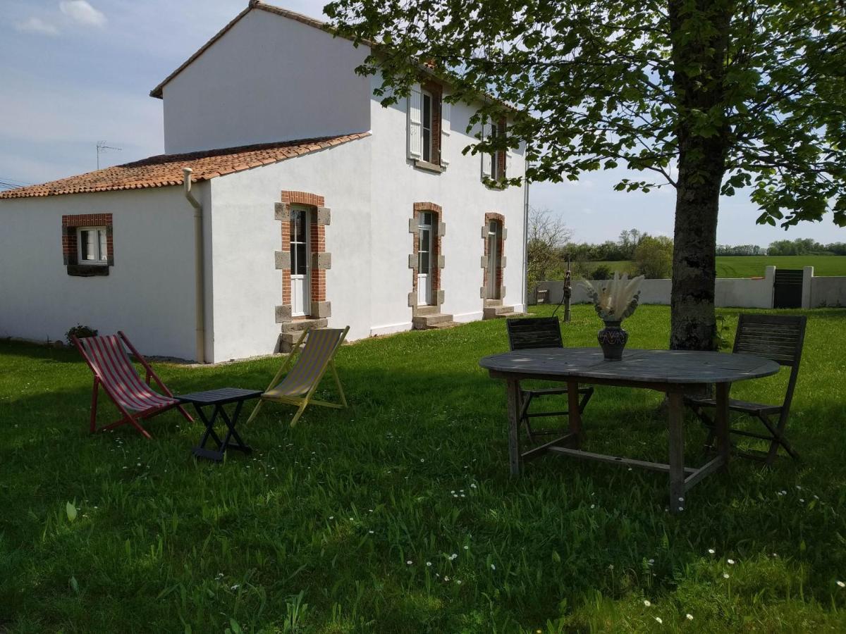 Gite De La Percoterie Le Champ-Saint-Pere Exterior photo