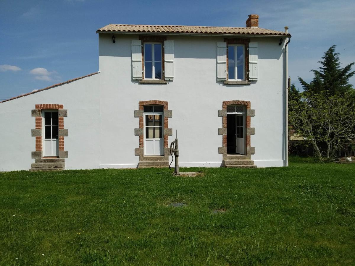 Gite De La Percoterie Le Champ-Saint-Pere Exterior photo